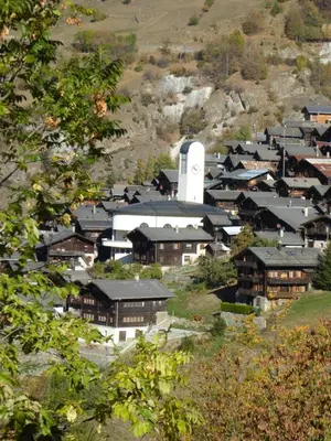 Ein allgemeiner Bergblick oder ein Berglick von der Ferienwohnung aus