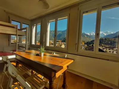 Ein allgemeiner Bergblick oder ein Berglick von des Hostels aus