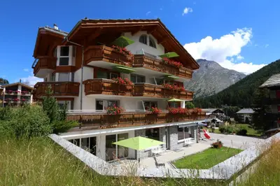Ein allgemeiner Bergblick oder ein Berglick von der Ferienwohnung aus