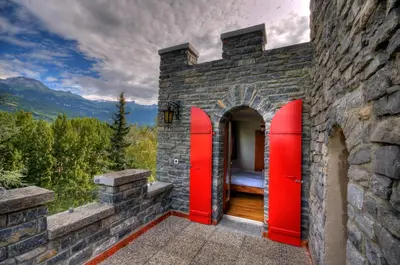 Ein allgemeiner Bergblick oder ein Berglick von des Bed & Breakfasts aus