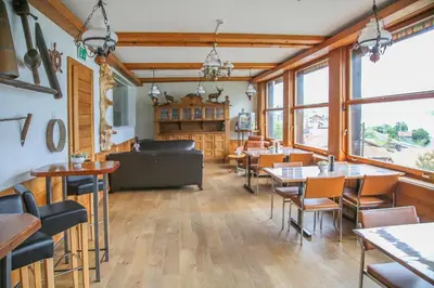 Ein Sitzbereich in der Unterkunft Hotel Lakeview bei Interlaken