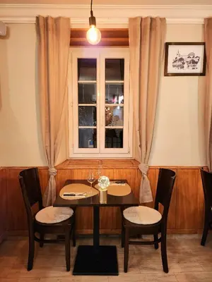 Ein Sitzbereich in der Unterkunft Auberge de l’Union