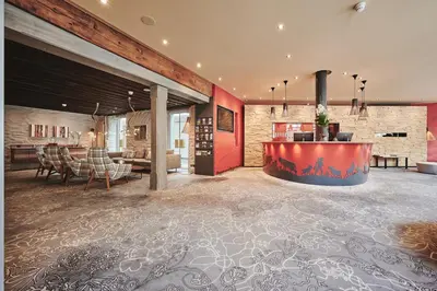 Ein Restaurant oder anderes Speiselokal in der Unterkunft 5th Floor Basic Rooms - shared bathrooms