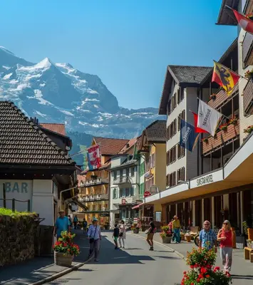 Ein allgemeiner Bergblick oder ein Berglick von der Ferienwohnung aus
