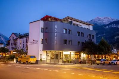 Ein allgemeiner Bergblick oder ein Berglick von des Hotels aus
