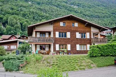 Ein allgemeiner Bergblick oder ein Berglick von der Ferienwohnung aus