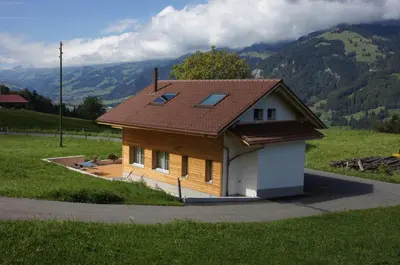 Ein allgemeiner Bergblick oder ein Berglick von des Chalets aus