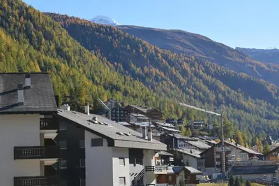 Ein allgemeiner Bergblick oder ein Berglick von der Ferienwohnung aus