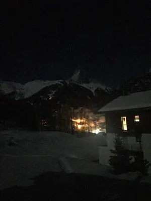 Ein allgemeiner Bergblick oder ein Berglick von der Ferienwohnung aus