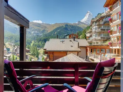 Ein allgemeiner Bergblick oder ein Berglick von der Ferienwohnung aus