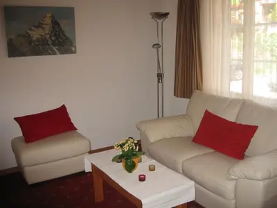 Ein Sitzbereich in der Unterkunft FERIENWOHNUNGEN Chalet Hohturnen