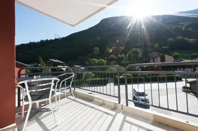 Ein allgemeiner Bergblick oder ein Berglick von des Hotels aus