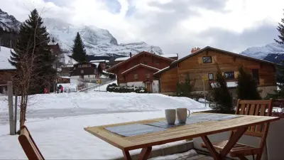 Ein allgemeiner Bergblick oder ein Berglick von der Ferienwohnung aus