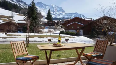 Ein allgemeiner Bergblick oder ein Berglick von der Ferienwohnung aus