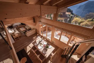 Ein allgemeiner Bergblick oder ein Berglick von der Ferienwohnung aus