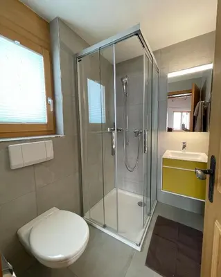 Ein Badezimmer in der Unterkunft Mischabelblick