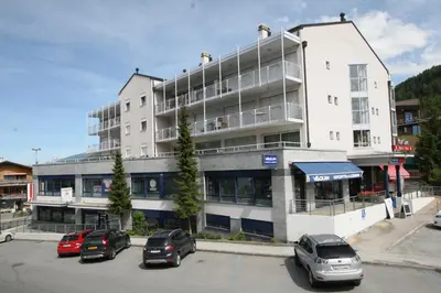 Das Gebäude in dem sich das Aparthotel befindet