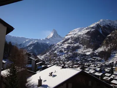 Ein allgemeiner Bergblick oder ein Berglick von der Ferienwohnung aus