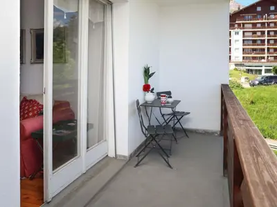 Ein Balkon oder eine Terrasse in der Unterkunft Apartment Europa Est 2 - APT 83 by Interhome