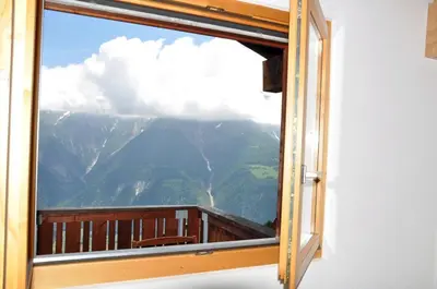 Ein allgemeiner Bergblick oder ein Berglick von der Ferienwohnung aus