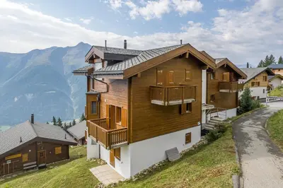 Ein allgemeiner Bergblick oder ein Berglick von der Ferienwohnung aus