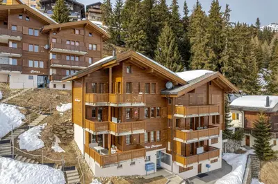 Das Gebäude in dem sich die Ferienwohnung befindet