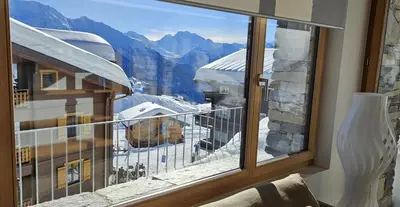 Ein allgemeiner Bergblick oder ein Berglick von der Ferienwohnung aus