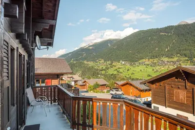 Ein allgemeiner Bergblick oder ein Berglick von der Ferienwohnung aus