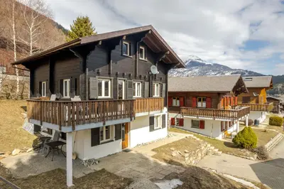 Ein allgemeiner Bergblick oder ein Berglick von der Ferienwohnung aus