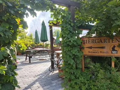 Ein Garten an der Unterkunft Pension Gimmelwald