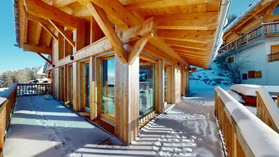 Ein Balkon oder eine Terrasse in der Unterkunft Egg SAUNA & LUXURY chalet 16 pers by Alpvision Résidences