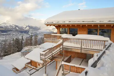 Egg SAUNA & LUXURY chalet 16 pers by Alpvision Résidences im Winter