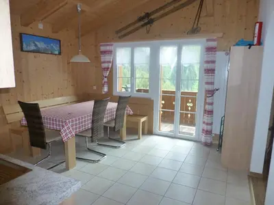 Ein Sitzbereich in der Unterkunft Chalet Verbrunnenhaus Grindelwald