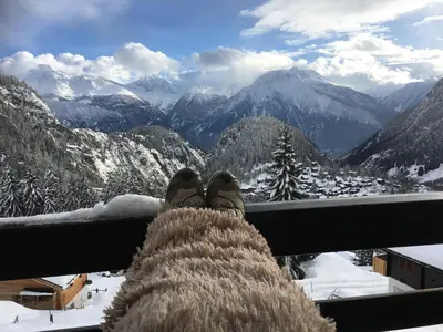 Ein allgemeiner Bergblick oder ein Berglick von des Ferienhauses aus