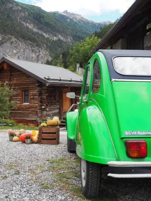 Ein allgemeiner Bergblick oder ein Berglick von der Ferienwohnung aus