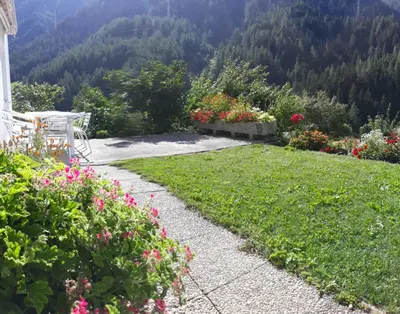 Ein Garten an der Unterkunft Haus Wiedersehn