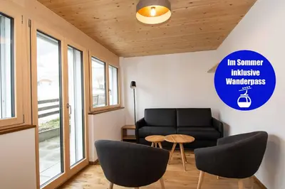 Ein Sitzbereich in der Unterkunft Ferienchalet Sonne