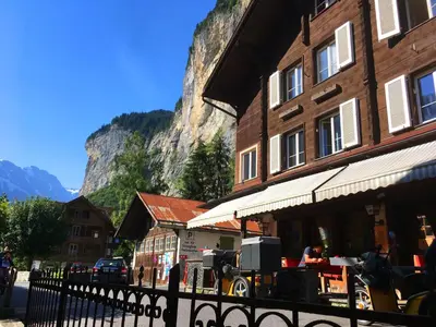 Ein allgemeiner Bergblick oder ein Berglick von des Hotels aus