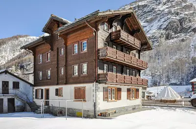 Ein allgemeiner Bergblick oder ein Berglick von der Ferienwohnung aus