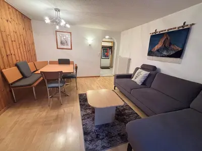 Ein Sitzbereich in der Unterkunft Chalet Medi