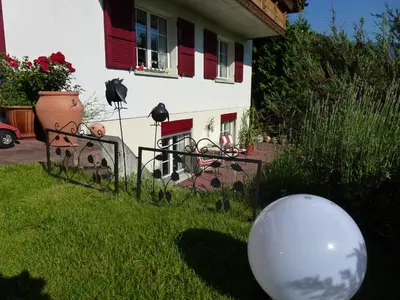 Ein Garten an der Unterkunft Haus Abendberg