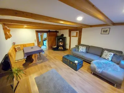 Ein Sitzbereich in der Unterkunft Chalet Elza