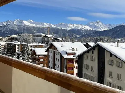 Ein allgemeiner Bergblick oder ein Berglick von der Ferienwohnung aus