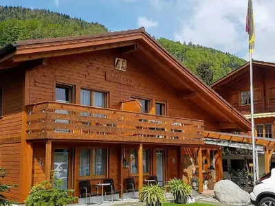 Ein allgemeiner Bergblick oder ein Berglick von des Bed & Breakfasts aus