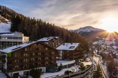 Ein allgemeiner Bergblick oder ein Berglick von der Ferienwohnung aus