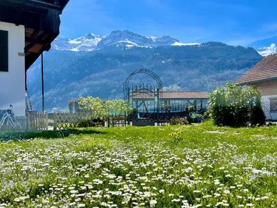 Ein allgemeiner Bergblick oder ein Berglick von der Ferienwohnung aus