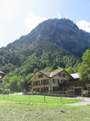 Ein allgemeiner Bergblick oder ein Berglick von des Bed & Breakfasts aus