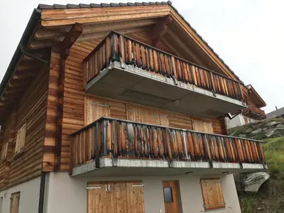 Das Gebäude in dem sich die Ferienwohnung befindet