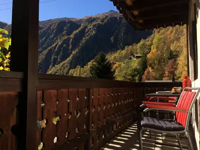 Ein allgemeiner Bergblick oder ein Berglick von der Ferienwohnung aus