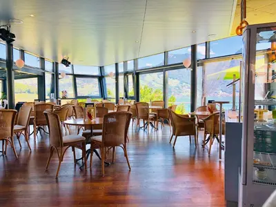 Ein Restaurant oder anderes Speiselokal in der Unterkunft Hotel Movieworld
